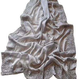 Sari de Moda con Bordado a Mano de Estilo Sencillo y Elegante, Tela de Seda Georgette con Borde de Corte Decorativo y Blusa Combinada para Fiestas - Product Image 1