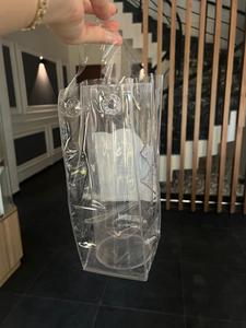 Sac cadeau en plastique transparent imprimé sur mesure, sac de shopping en film givré avec poignée découpée pour l'emballage de détail - Product Image 4
