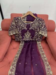 Hermoso Sari de diseñador con trabajo de hilo y secuencia - Product Image 2