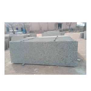 แผ่นหินแกรนิตขนาดใหญ่สีขาวหิมะสำหรับตกแต่งอาคารสำนักงานดีไซน์ทันสมัย - Product Image 1