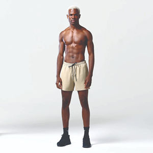 Pantalones cortos informales de 5 pulgadas de tela ligera que absorbe la humedad con paneles laterales de contorno cintura elástica de malla interior - Product Image 2