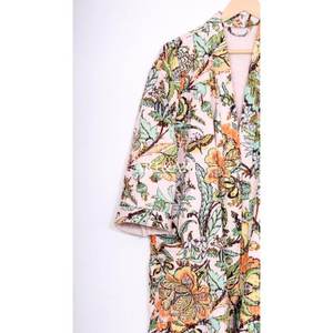 Vintage Beautiful knee-Length Kantha Kimono Robe Home Wear Handmade 100% Cotton Soft Floral Pattern V-neck Drawstring Closure - Product Image 3