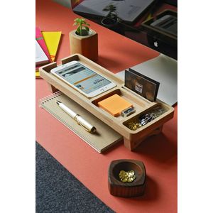 Regalo per ufficio ha aree in cui puoi mettere le forniture per ufficio come titolari di biglietti da visita, portapenne, telefoni, ecc.