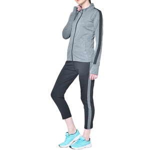 2026 femmes Football formation Football ensembles vêtements de sport personnalisés 100% Polyester séchage rapide respirant automne hiver survêtement - Product Image 2