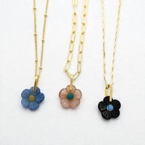 Pierre précieuse argent plaqué or boucle rotative breloques faites à la main fleur sculpture breloques 14mm pierre naturelle bijoux en gros fournitures - Product Image 1