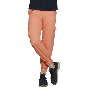 Pantalon Cargo de style urbain pour hommes avec cheville à revers, poches de rangement supplémentaires et image de marque personnalisable pour les détaillants de mode - Product Image 3