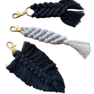 Llavero de Macramé Moderno - Product Image 1