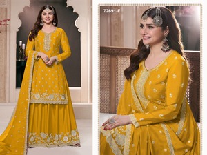 Vente en gros de trois pièces de vrais costumes de chinon pour adultes pakistanais et indiens Salwar Kameez fabriqués à partir de tissu de robe en filet - Product Image 4