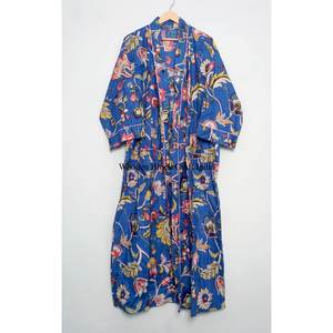 Kimono de Talla Única con Estampado Floral, Hecho a Mano en Jaipur, Bata de Algodón, Cómoda, Larga, Informal, para Playa o Ducha - Product Image 1