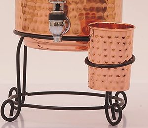 Distributeur d'eau en cuivre pur fabriqué à la main de haute qualité avec un design élégant pour les hôtels du patrimoine à très basse côte par AALIYAN IMPEX - Product Image 1