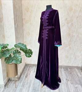Robe de mariée marocaine de qualité supérieure, kaftan en satin vintage, élégante, longueur maxi, motif riche, broderie raffinée, pour soirée formelle ou bal de promo - Product Image 2
