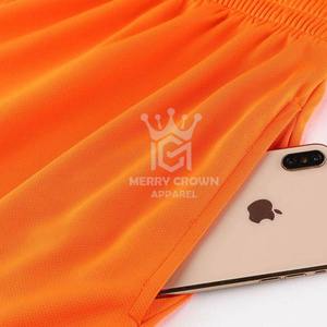 กางเกงขาสั้นบาสเก็ตบอลสำหรับผู้ชายกางเกงไฮสตรีทสไตล์สีทึบเอวต่ำ MOQ ออนไลน์ผ้าโพลีเอสเตอร์ระบายอากาศได้ดี100% - Product Image 5