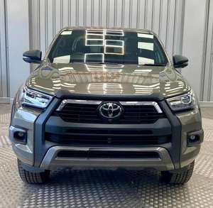 Toyota Hilux (24) 2024 - 2.8 D-4D Invincible X Pick-up Double Cabine 4 portes Diesel Manuelle 4x4 Euro 6 / Conduite à droite - Product Image 1