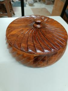 Artisanat en bois fait à la main Boîtes en bois polies et enseignes murales Articles de décoration élégants - Product Image 2