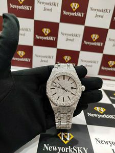 Présentation d'une montre Hip Hop Moissanite en diamant fabriquée en acier inoxydable, décontractée à formelle conçue pour la vie quotidienne des hommes - Product Image 2