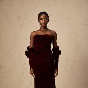 Robe de soirée de bal élégante sirène coupe A Nouvelle robe marron avec dos lacé et décoration drapée sans manches - Product Image 1