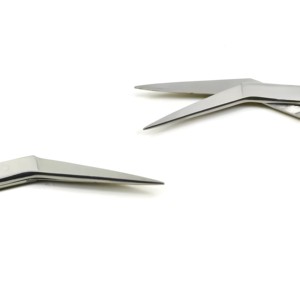 Ciseaux chirurgicaux ophtalmiques manuels en acier inoxydable à iris angulaire pour la coupe de précision des tissus délicats en chirurgie oculaire - Product Image 4