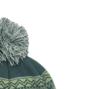 Gorros unisex cálidos y elegantes hechos de acrílico suave, perfectos para ropa de invierno, moda informal o marca promocional - Product Image 4