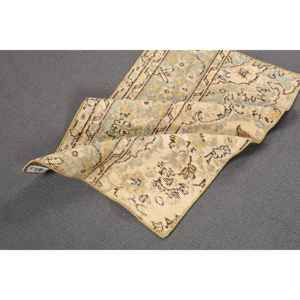 Alfombra Turca Vintage Pequeña de 1.8x2.8 pies, Alfombra de Lana con Estampado Animal Amarillo y Azul - Product Image 4