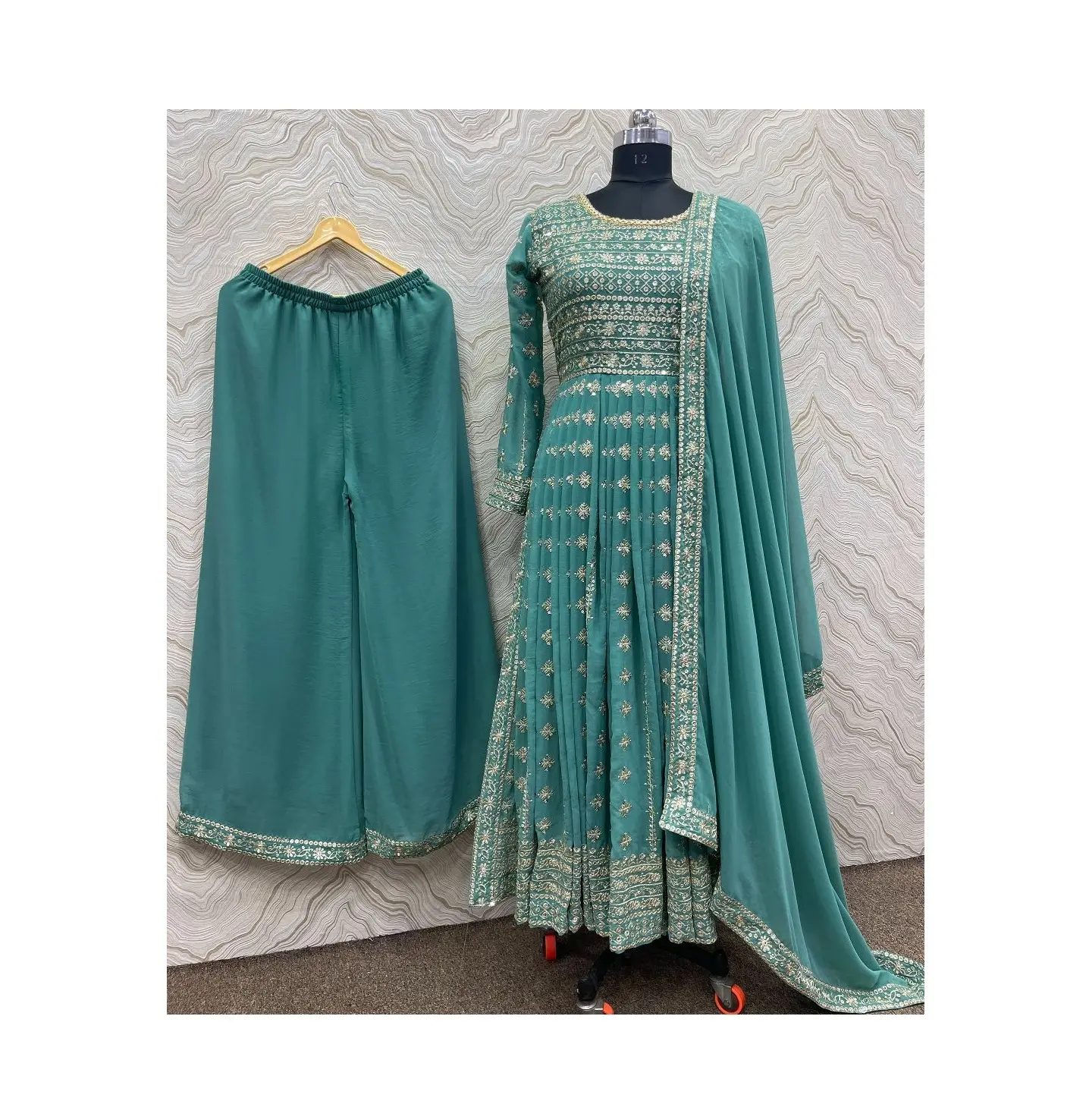 Nuevo diseñador de ropa de fiesta Look seda con bordado vestido de trabajo con Dupatta indio étnico desgaste vestido de novia Naira corte largo Kurti
