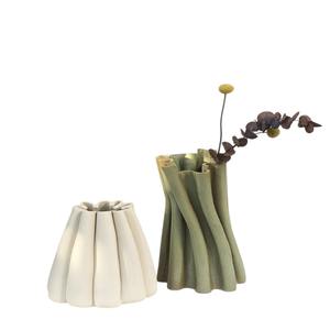 Exportateurs indiens cadeau en gros Vase de table en métal moderne et élégant 100% qualité d'exportation décor de fleurs personnalisé à bas prix - Product Image 3