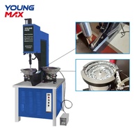 Machine à riveter pneumatique pour poignées d'ustensiles de cuisine