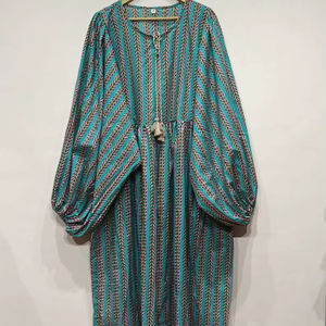 ชุดเดรสผ้าฝ้ายพิมพ์ลายด้วยมือสไตล์โบฮีเมียนสำหรับฤดูร้อนและฤดูใบไม้ผลิ รุ่น Kyra - Product Image 1