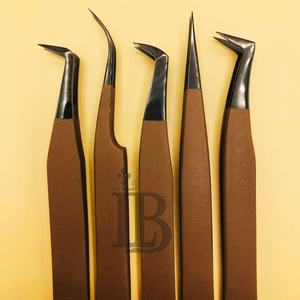 แหนบต่อขนตา โลโก้ฟรี ปลายไฟเบอร์ แหนบขนตามิงค์ จับแน่น แยกเส้นได้ดี ด้ามจับเพชร - Product Image 2