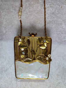 Pochette de soirée de luxe artisanale en nacre avec motifs floraux en laiton et détails en perles et cristaux - Product Image 3