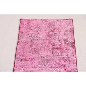 Alfombra Turca Vintage Pequeña de 2x5 pies, Alfombra de Lana Rosa y Negra con Diseño de Camuflaje - Product Image 5