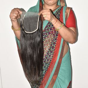 Cheveux humains Moon Hair d'origine, fermeture HD droite, douce et soyeuse, produit de marque indien de qualité supérieure, disponible à la vente - Product Image 5