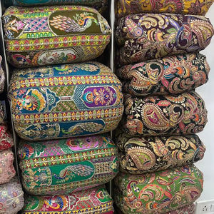 Tissu non tissé brodé de haute qualité, design Fendy, avec des perles florales, poids moyen, pour la confection de vêtements et de sacs de mode - Product Image 1