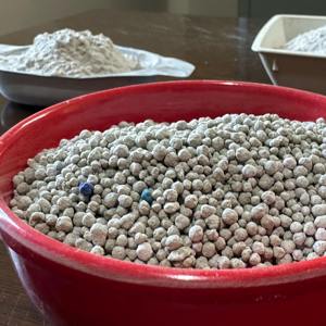 Advanced Clumping Cat Litter Super <b>Absorbent</b>, Dust-Free, <b>Odor</b> Control, and Effortless Scooping - Product Image 2