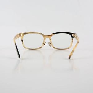 Gafas de cuerno de búfalo naturales hechas a mano Diseño tallado único Marcos de anteojos cómodos en color natural - Product Image 3