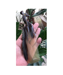 Fournisseur Peigne en corne de barbe naturelle Peigne à cheveux fait main en corne de buffle et poli à la main pour la vente - Product Image 1