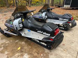 เครื่องยนต์กำลังสูง 4 จังหวะ สำหรับรถสโนว์โมบิลทัวร์ริ่ง |   สโนว์โมบิลสปอร์ตสตาร์ทไฟฟ้าสำหรับฤดูหนาว |   รถสโนว์โมบิลสำหรับขับบนภูเขาและทางวิบาก ขนาด 200 ซีซี - Product Image 4