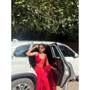 Saris Bandhej sur mesure avec personnalisation de style, blouse et embellissements sur mesure - Product Image 2