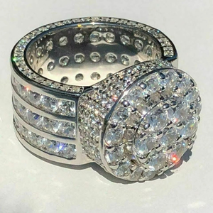 Bague unisexe de luxe tendance en argent 925 plaqué, sertie de moissanite ronde taille brillant certifiée IGI – Nouveauté très prisée - Product Image 1