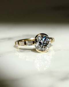 Anillos de boda de compromiso de diamantes VVS1 cultivados en laboratorio para mujeres en oro sólido y plata con certificación IGI para fiestas - Product Image 3