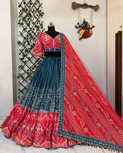 Diseñador Lehenga Choli en algodón de muselina pesada Nuevo lanzamiento con hermosa impresión digital y trabajo de espejo real para ocasiones de fiesta - Product Image 4