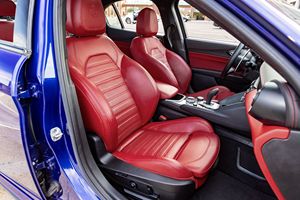 SUPER CLEAN 2021 A L F A R O M E O GIULIA TI SPORT PRÊT À ÊTRE EXPÉDIÉ - Product Image 5