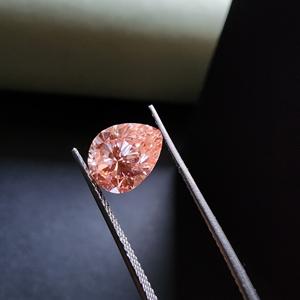 Elegante Anillo de Compromiso con Diamante Cultivado en Laboratorio de 1.72CT, Corte Pera, Color Rosa Fantasía, Certificado IGI - Product Image 1