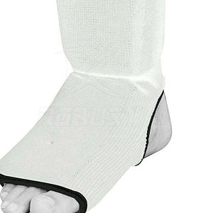 Espinilleras Ligeras de Neopreno Hechas en Pakistán para Práctica y Entrenamiento de Adultos, Protección de Piernas para Gimnasio con Diseño Simple - Product Image 5