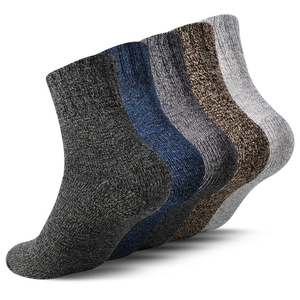 Chaussettes de sport pour hommes de haute qualité personnalisées en gros, logo sur le bas - Spandex/Nylon/Coton pour le baseball, le football, le soccer - Product Image 2