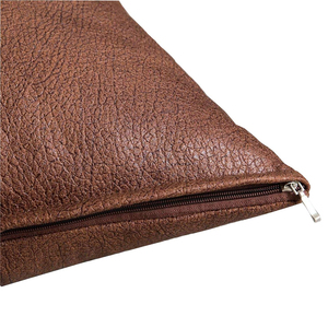 Funda de almohada de cuero de alta calidad OEM con logotipo bordado personalizado 2024 patrón de impresión uso al por mayor para hotel y hogar - Product Image 4