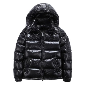 Chaqueta de Plumón Personalizada con Logotipo OEM de Alta Calidad, Chaqueta Bomber de Invierno Gruesa con Capucha, Chaqueta de Plumón Brillante para Hombre - Product Image 1