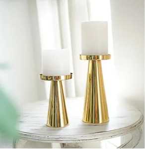 Candelabro de Metal Grande con Acabado Dorado, Soporte Decorativo Personalizable, Moderno y Vintage para Mesa de Sala de Estar - Product Image 2