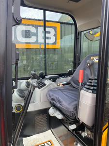 รถขุดขนาดเล็ก JCB 25Z-1 มือสอง ระบบไฮดรอลิก แบบตีนตะขาบ เหมาะสำหรับงานก่อสร้างในพื้นที่จำกัด และใช้ในบ้าน น้ำหนัก 2.5 ตัน - Product Image 6