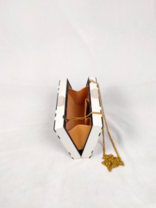 Pochette élégante en résine Eventide pour mariages et fêtes - Sac à main tendance pour femme avec poignée glamour pour soirée - Product Image 2