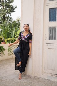 LAUNCHING Zain Exports MODERN FESTIVE PARTY WEAR REVERSIBLE REGULAR FIT DESIGNER <b>KURTI</b> FABRIC RAYON with KUTCHI GAMTHI WORK - Product Image 4